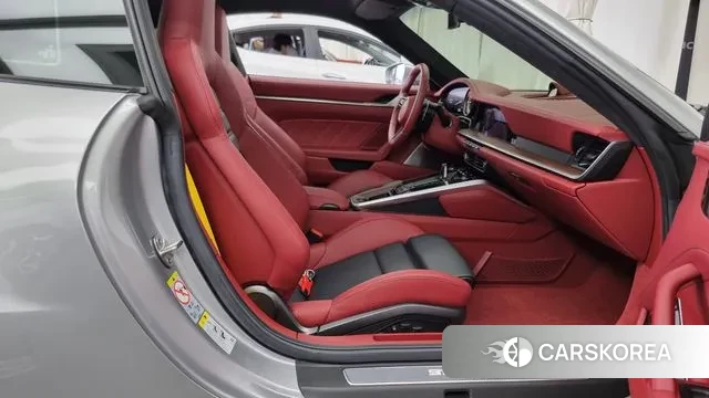 Porsche 911(992) 2023 Серебряный из Кореи, фото 2