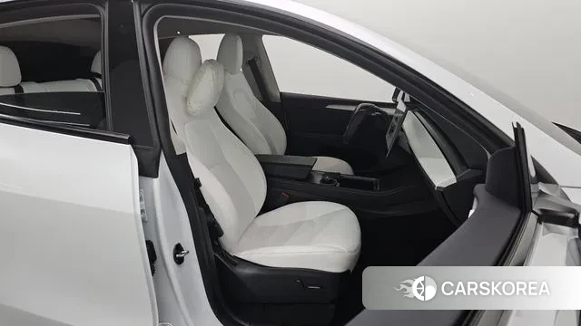 Tesla Model Y 2023 Белый из Кореи, фото 2