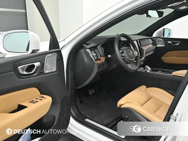 Volvo XC60 second Generation 2023 Белый из Кореи, фото 2