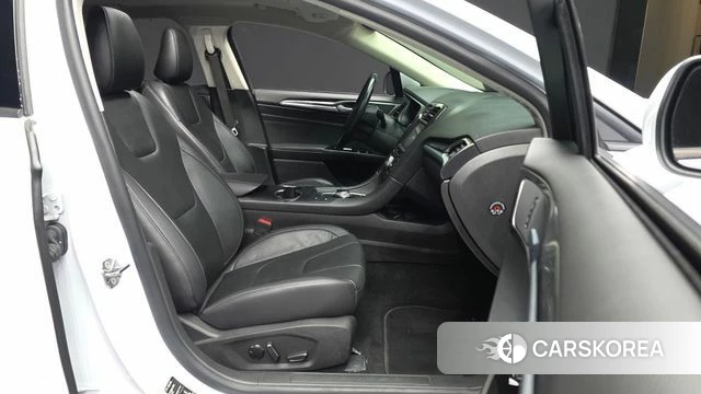 Ford Mondeo 4th Generation 2020 Белый из Кореи, фото 2