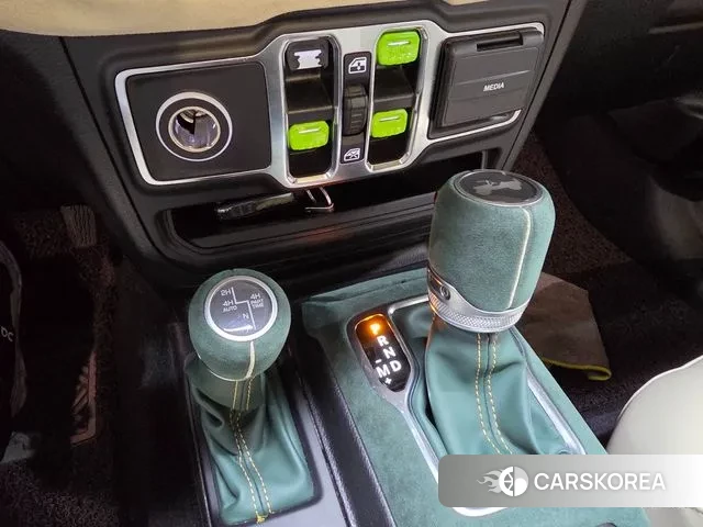 Jeep Wrangler (JL) 2020 Темно-зеленый из Кореи, фото 2