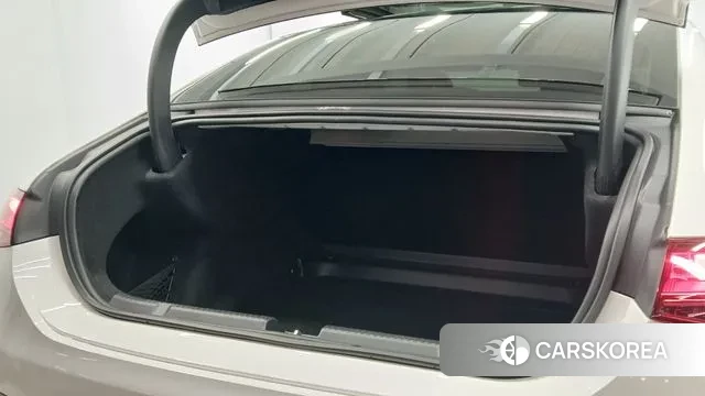 Mercedes-Benz EQE V295 2023 Белый из Кореи, фото 2