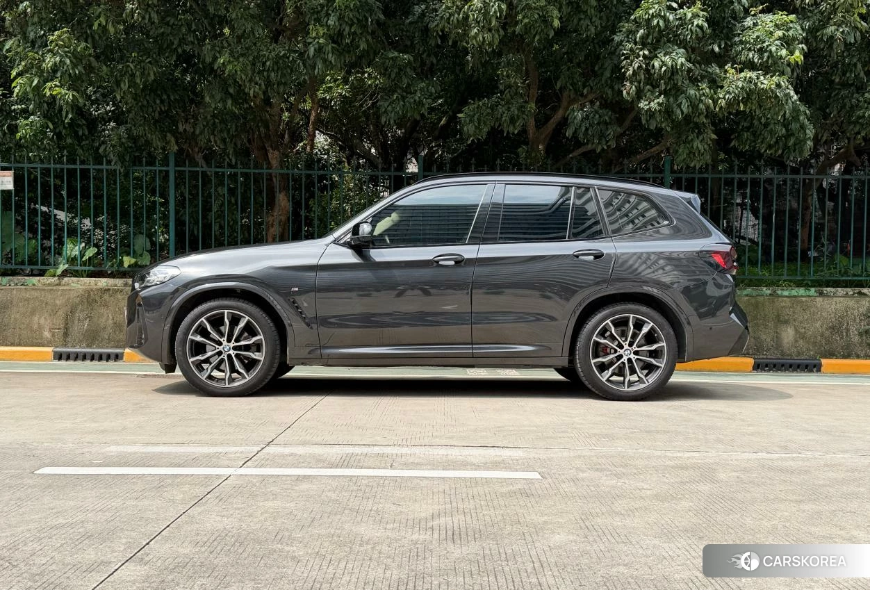 BMW X3 2022 Темно-серый из Китая, фото 2