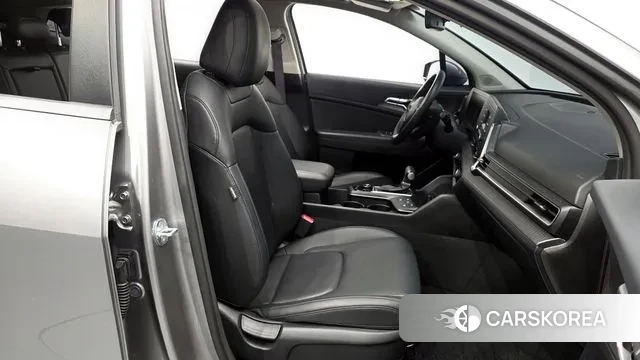 Kia Sportage 5th Generation 2023 Серебристо-серый из Кореи, фото 2