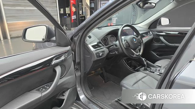 BMW X1 (F48) 2022 Серый из Кореи, фото 2