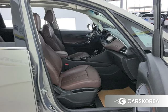 Buick GL6 2019 Желтый из Китая, фото 2