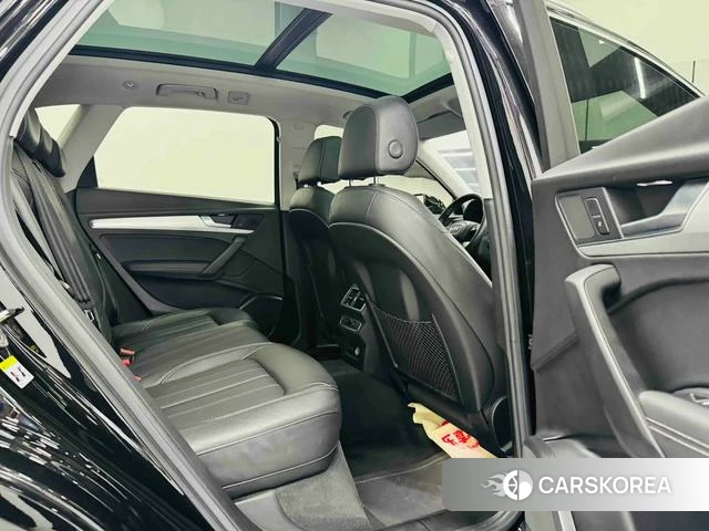 Audi Q5L 2021 Черный из Китая, фото 2