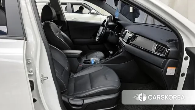 Kia Niro 2019 Белый из Кореи, фото 2