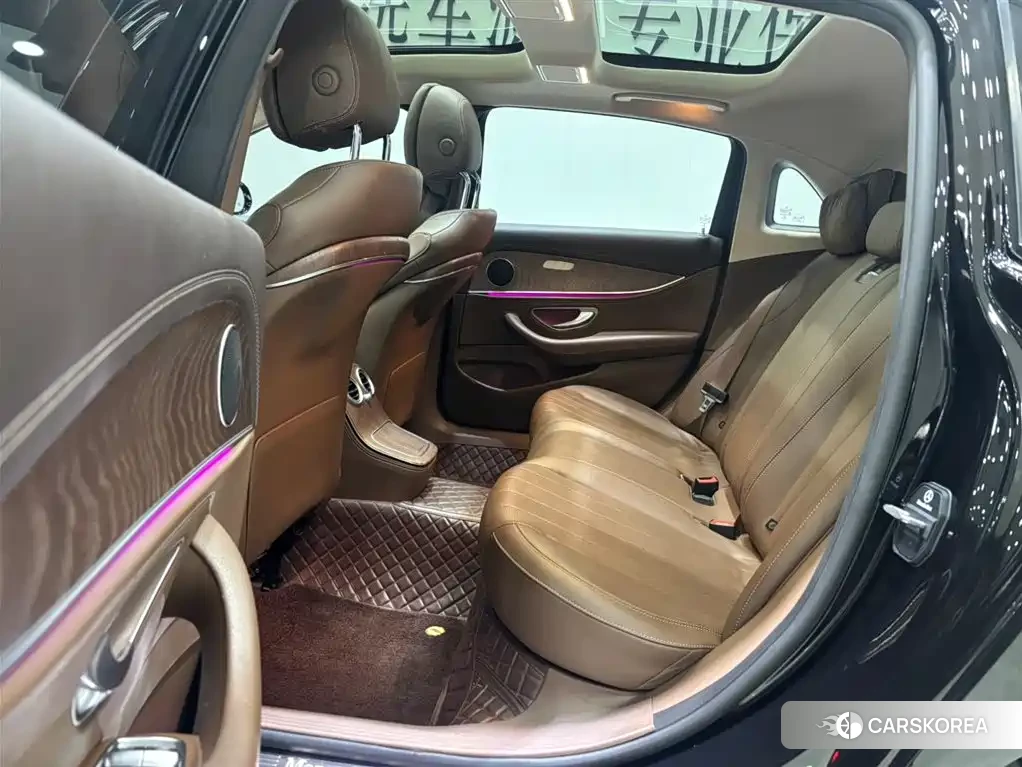 Mercedes-Benz E-class New Energy 2022 Черный из Китая, фото 2