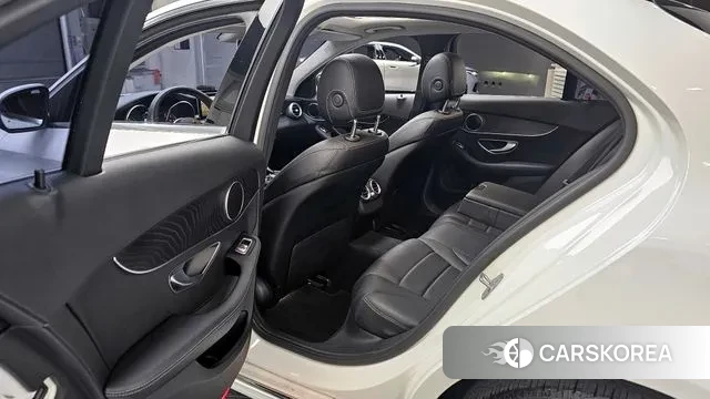 Mercedes-Benz C-Class W205 2018 Белый из Кореи, фото 2