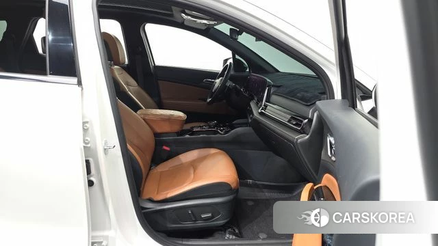 Kia Sportage 5th Generation 2023 Белый из Кореи, фото 2