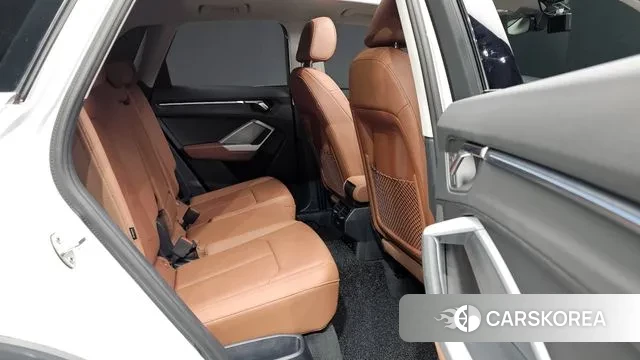 Audi Q3 (F3) 2023 Белый из Кореи, фото 2