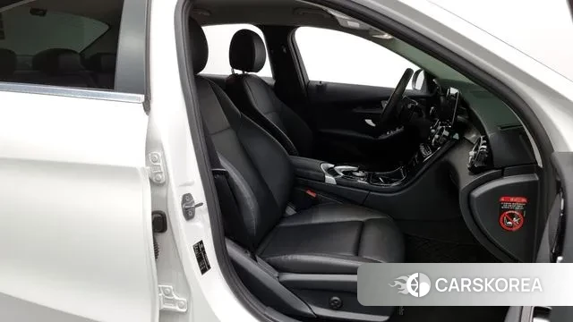 Mercedes-Benz C-Class W205 2019 Белый из Кореи, фото 2