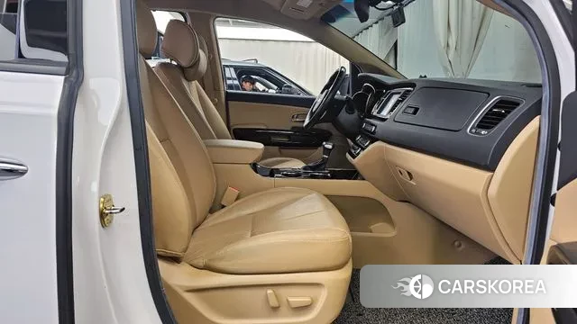 Kia The New Carnival 2018 Белый из Кореи, фото 2