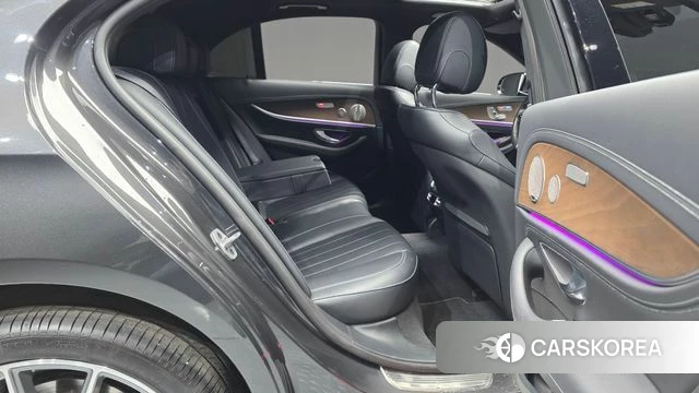 Mercedes-Benz E-Class W213 2022 Серый из Кореи, фото 2