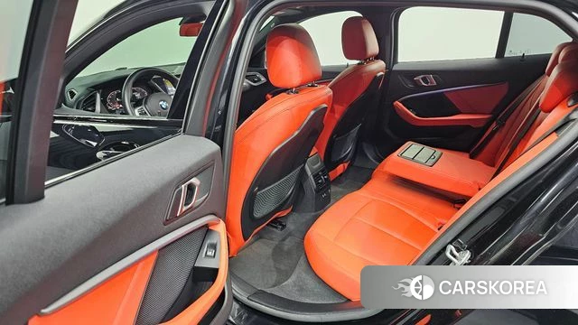 BMW 1 Series (F40) 2021 Черный из Кореи, фото 2