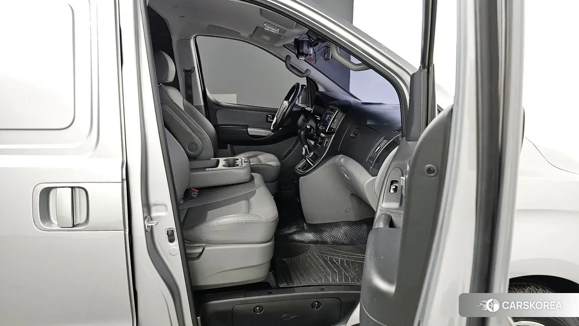 Hyundai The New Grand Starex 2018 Серебряный из Кореи, фото 2