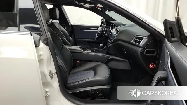 Maserati Ghibli 2018 Белый из Кореи, фото 2