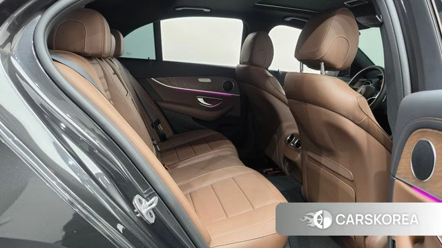 Mercedes-Benz E-Class W213 2023 Серый из Кореи, фото 2