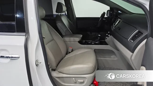 Kia The New Carnival 2019 Белый из Кореи, фото 2