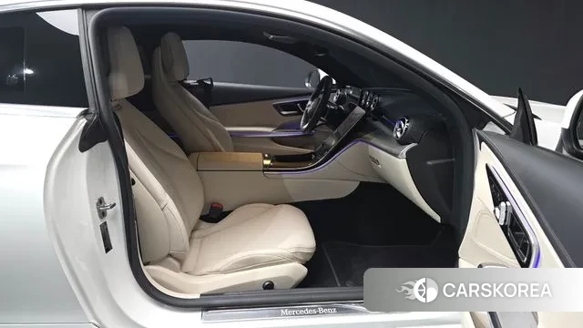 Mercedes-Benz CLE-Class C236 2024 Белый из Кореи, фото 2