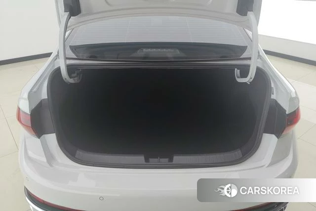 Volkswagen Sagitar 2023 Белый из Китая, фото 2