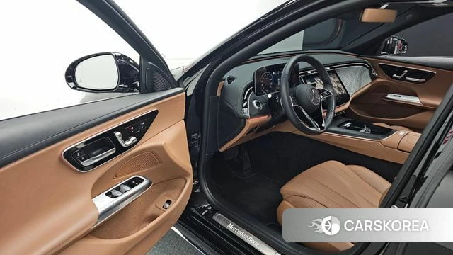 Mercedes-Benz E-Class W214 2024 Черный из Кореи, фото 2