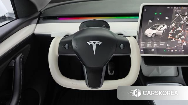 Tesla Model Y 2023 Белый из Кореи, фото 2