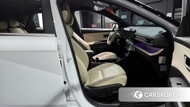 Hyundai Kona Hybrid (SX2) 2023 Белый из Кореи, фото 2