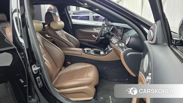 Mercedes-Benz E-Class W213 2019 Черный из Кореи, фото 2