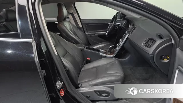 Volvo S60 2018 Черный из Кореи, фото 2