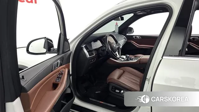 BMW X5 (G05) 2023 Белый из Кореи, фото 2