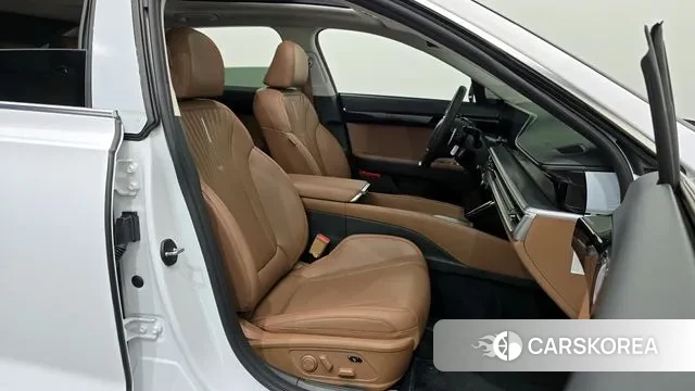 Hyundai Grandeur Hybrid (GN7) 2023 Белый из Кореи, фото 2