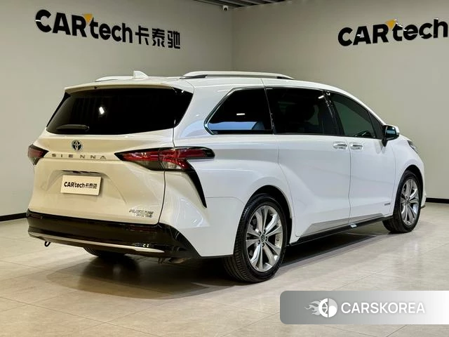 Toyota Saina 2024 Белый из Китая, фото 2
