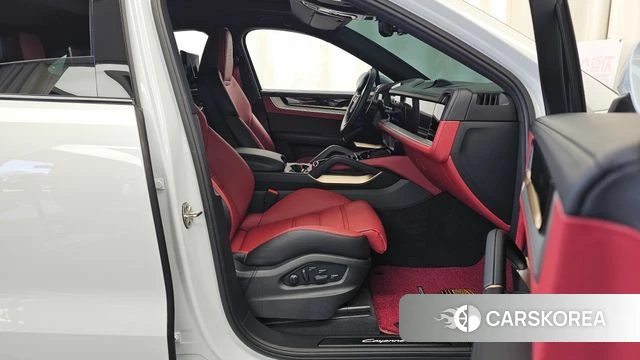 Porsche Cayenne (PO536) 2025 Белый из Кореи, фото 2