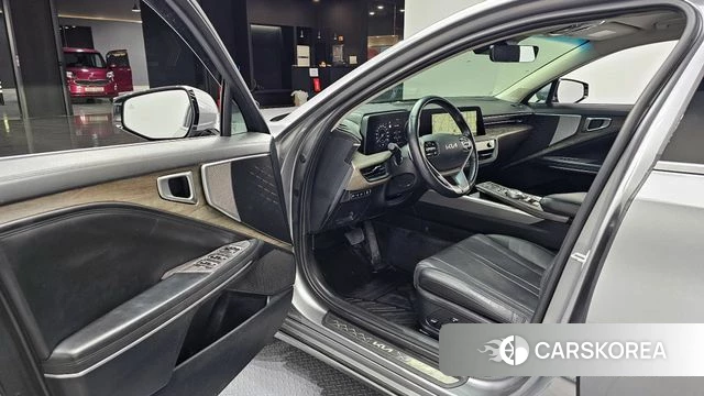 Kia K8 2024 Серебристо-серый из Кореи, фото 2