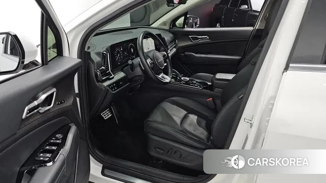 Kia Sportage 5th Generation Hybrid 2023 Белый из Кореи, фото 2