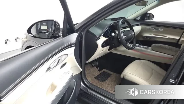 Genesis GV70 2021 Серый из Кореи, фото 2