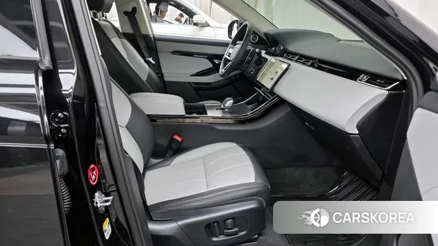 Land Rover Range Rover Evoque 2nd Generation 2024 Черный из Кореи, фото 2