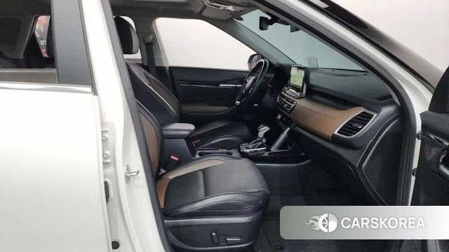 Kia Seltos 2022 Белый из Кореи, фото 2