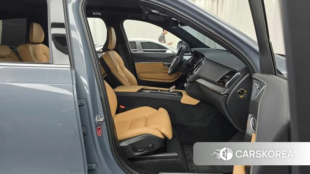 Volvo XC90 second Generation 2022 Серебристо-серый из Кореи, фото 2
