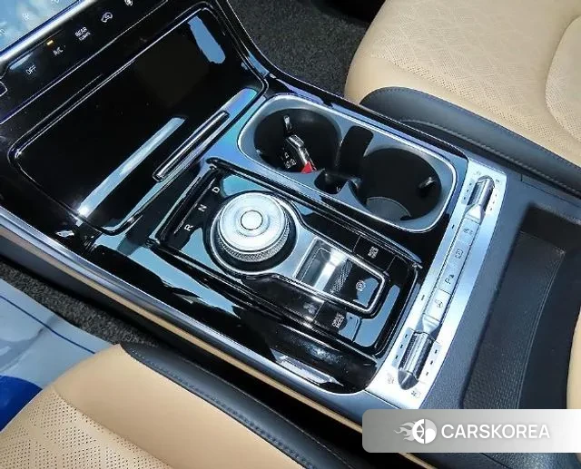 Kia The New Carnival 4th Generation 2023 Белый из Кореи, фото 2