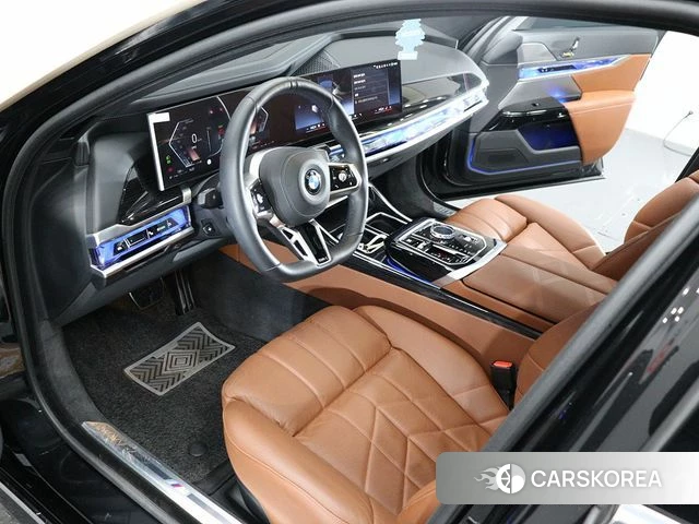BMW 7 Series (G70) 2025 Черный из Кореи, фото 2
