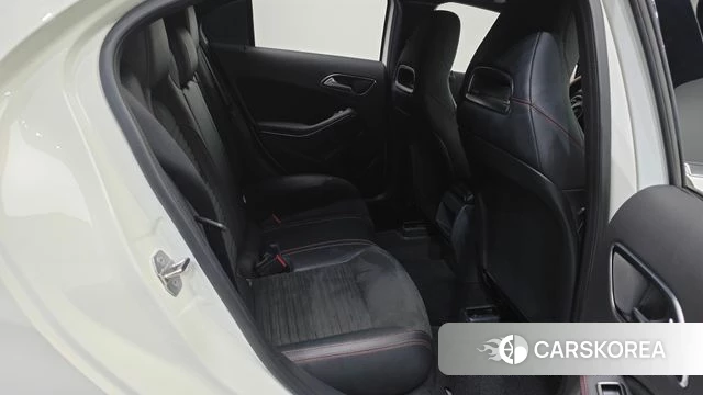 Mercedes-Benz A-Class W176 2018 Белый из Кореи, фото 2