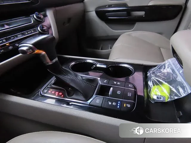 Kia The New Carnival 2018 Серый из Кореи, фото 2