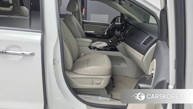 Kia The New Carnival 2020 Белый из Кореи, фото 2