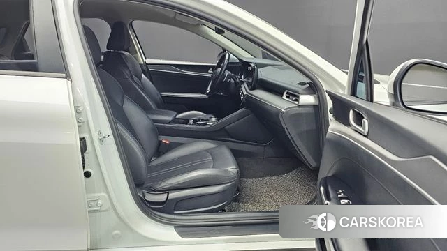 Kia K5 3rd generation 2022 Белый из Кореи, фото 2