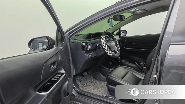 Toyota Prius C 2020 Серый из Кореи, фото 2
