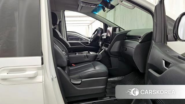 Hyundai Staria 2025 Белый из Кореи, фото 2