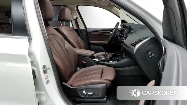 BMW X3 (G01) 2022 Белый из Кореи, фото 2